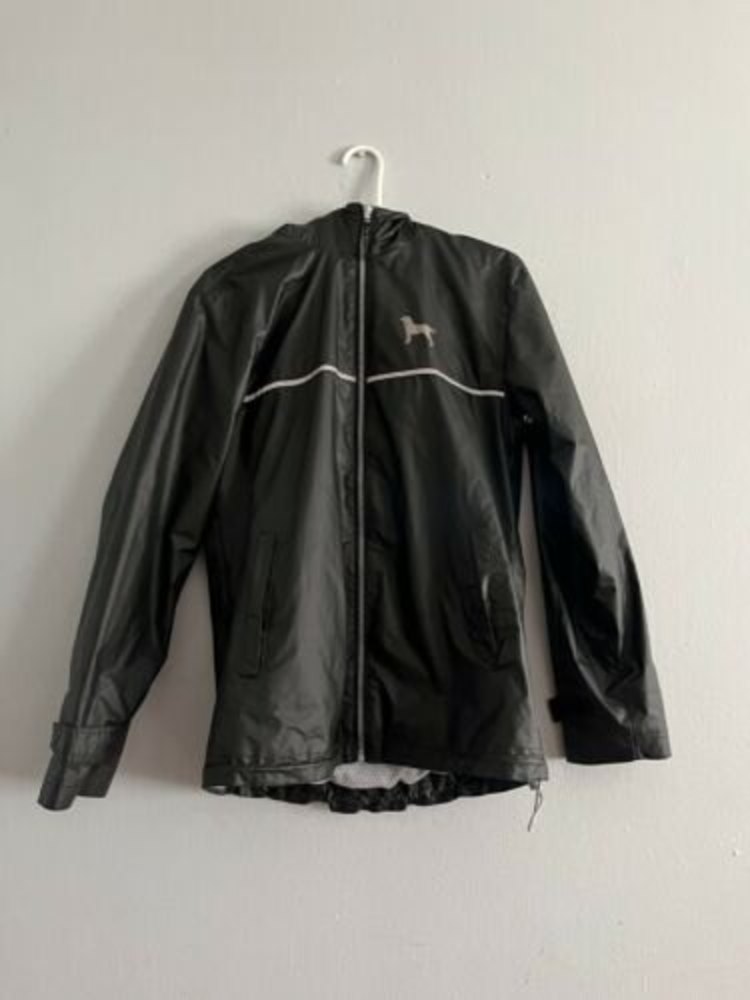 Martha's Vinyard The Black Dog Men's S Rain Jacket Black  Reflective Hood